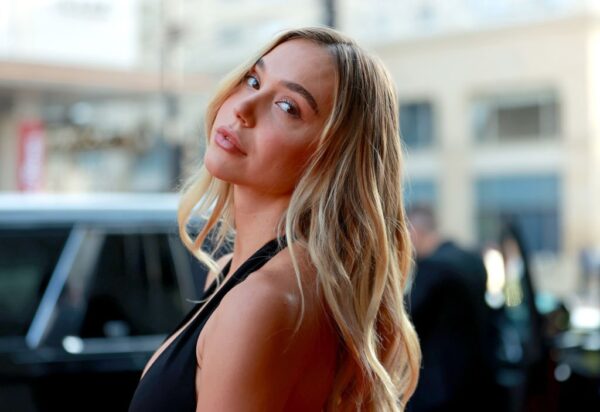 Alexis Ren Net Worth 2022