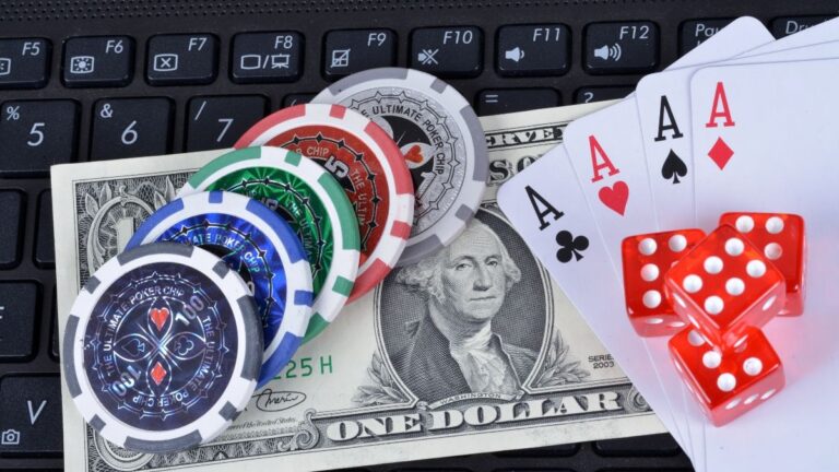 How to Play Like a Pro to Have Success in Online Poker?