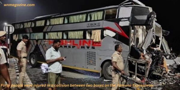 Forty people were injured in a collision between two buses on the Yamuna Expressway.